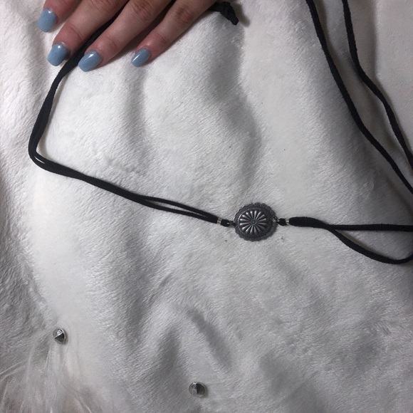 Western Boho Leather Choker - Picture 3 of 4